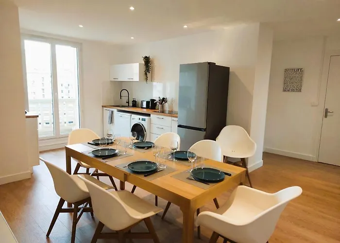 Champon - Lumineux 2 Avec Garage Prive - Tram A 1 Min Appartement