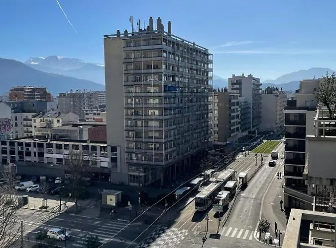 Champon - Lumineux 2 Avec Garage Prive - Tram A 1 Min * Grenoble