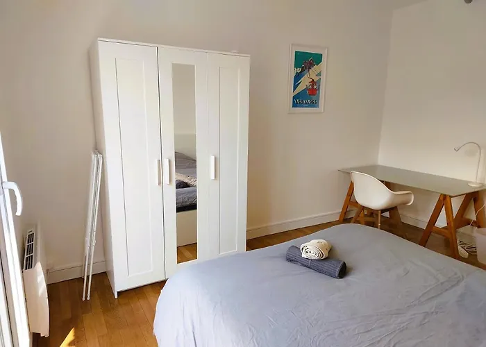 Champon - Lumineux 2 Avec Garage Prive - Tram A 1 Min Appartement *